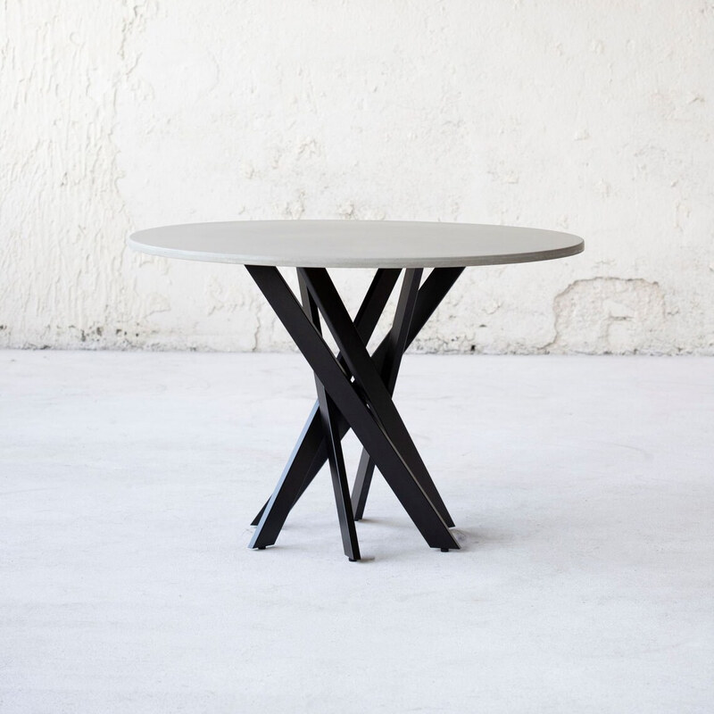 MADU Betonový jídelní stůl kruh D110cm světle šedý, ocelové podnoží