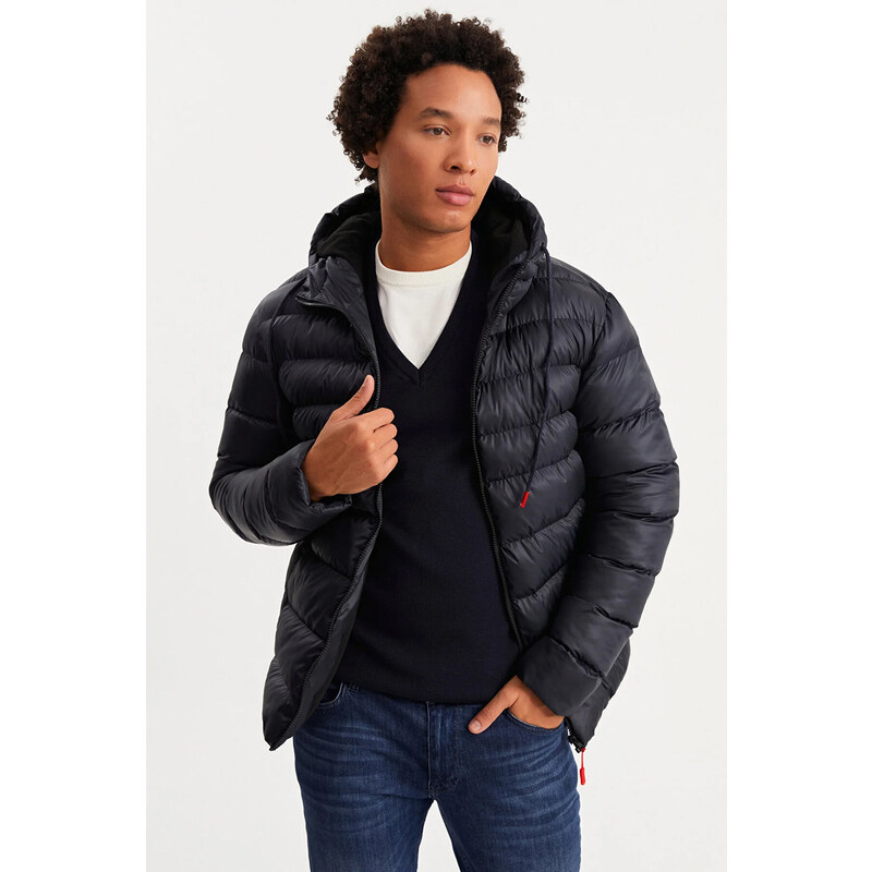 River Club Men's Navy Blue Thick Lined Water And Windproof Hooded Winter Puffer Coat