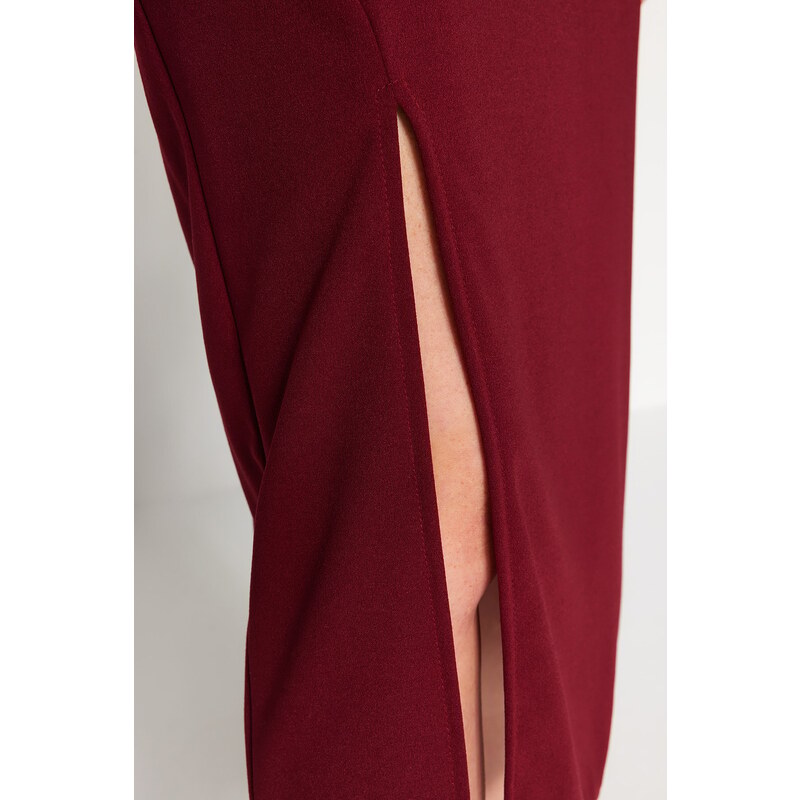 Trendyol bordó červené asymetrické výstřihy vypasované štěrbinové detailní midi pletené šaty