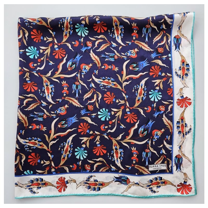 BURSA IPEQ Hedvábný šátek s motivem květin modro-bílo-tyrkysový 85x85 cm