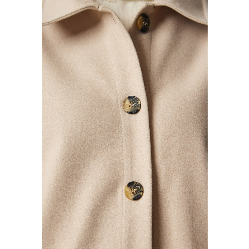 Happiness İstanbul Dámská béžová kapsa s knoflíky Oversize košilová bunda