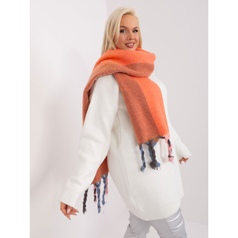 Fashionhunters Oranžový teplý dámský šátek
