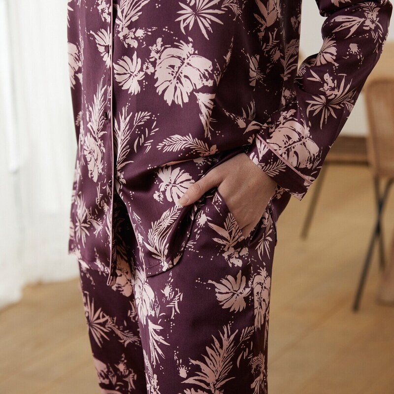 Blancheporte Saténové pyžamo s potiskem a kostýmkovým límcem švestková/růžová 50