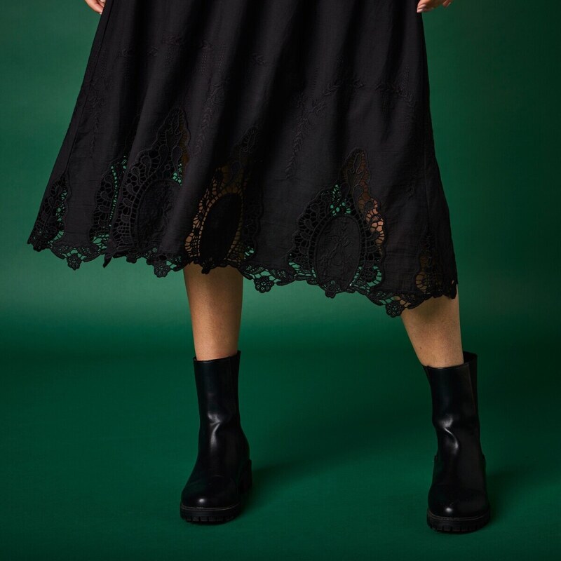 Blancheporte Široká sukně s macramé lemem černá 50