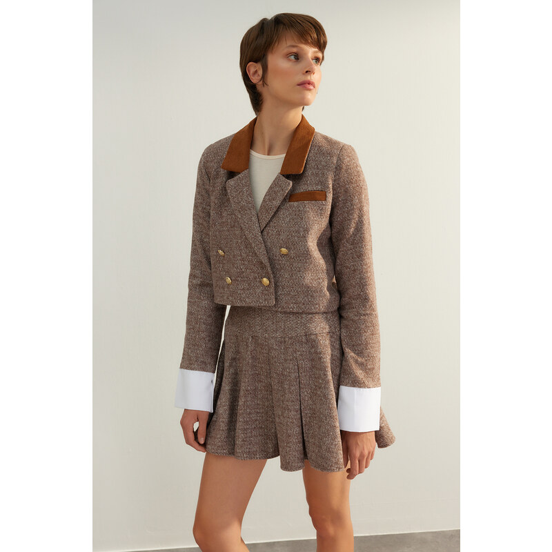 Trendyol Brown Premium Crop Button Detailed Woven Blazer Jacket