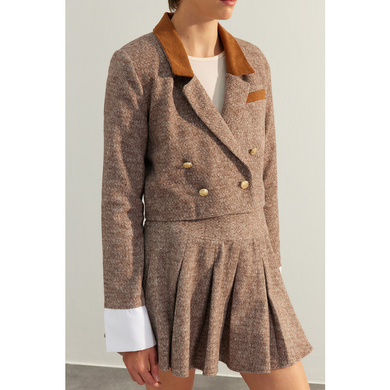 Trendyol Brown Premium Crop Button Detailed Woven Blazer Jacket