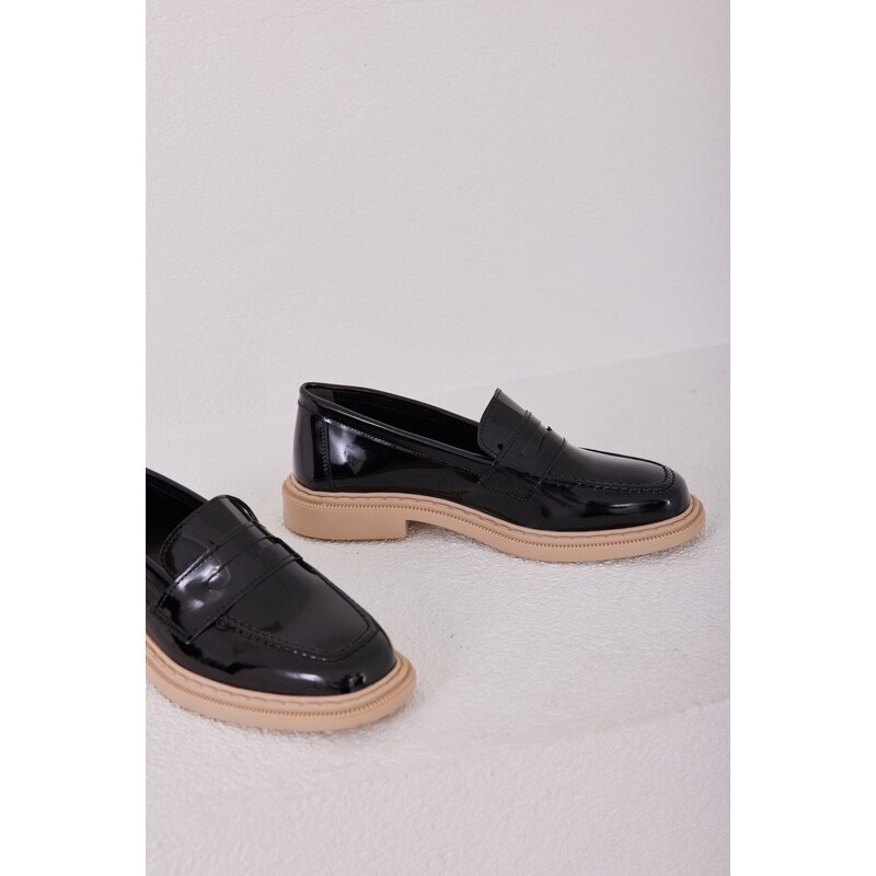 Madamra Black Patent Leather Women's Daily Loafers