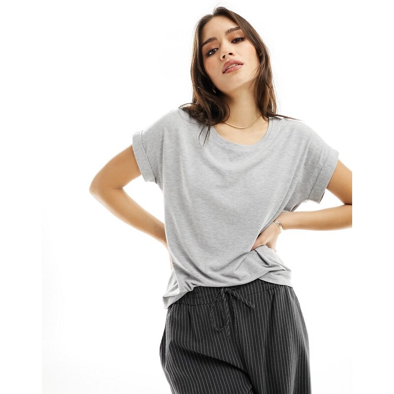 ONLY soft round neck t-shirt in light grey melange