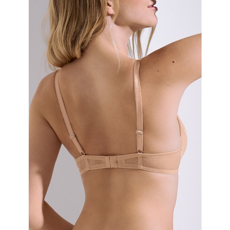 Wonderbra Podprsenka Wonderbra Ultimate Strapless bardot Push-Up bez kostic  tělová 85/E