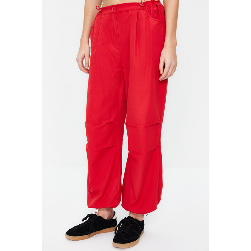 Trendyol červené jogger kalhoty s normálním pasem a elastickým tkaným 115641648