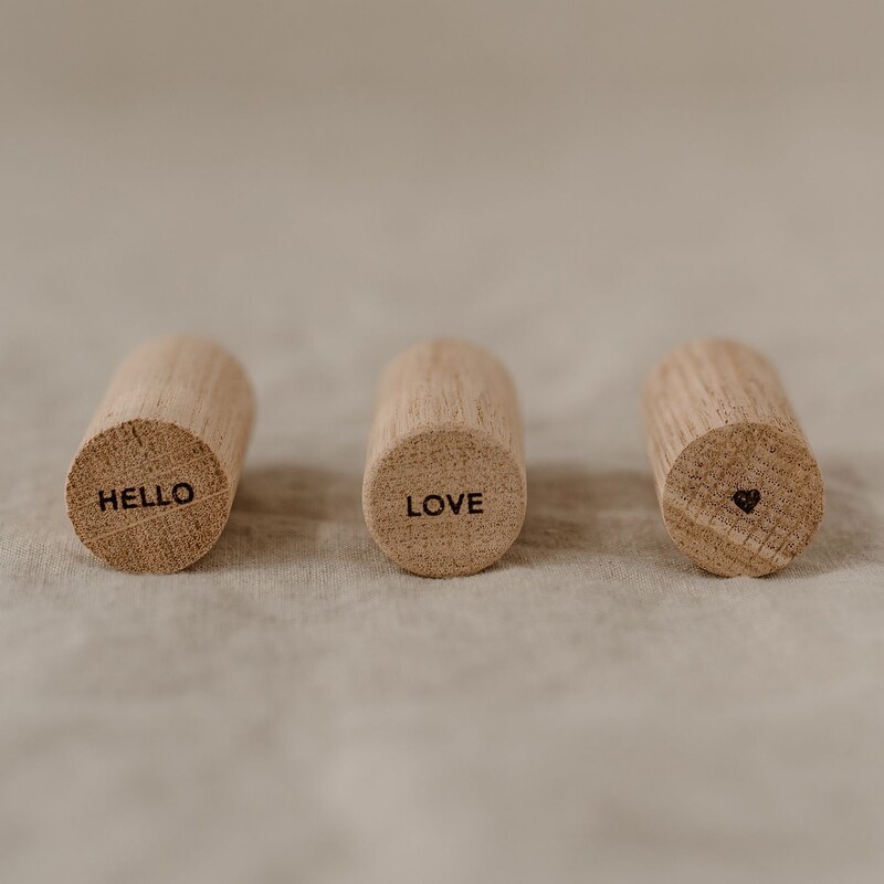 Eulenschnitt Dřevěné háčky Oak Wood Hello Love - set 3 ks