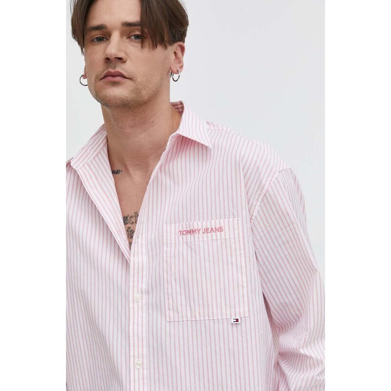 Bavlněná košile Tommy Jeans růžová barva, relaxed, s klasickým límcem