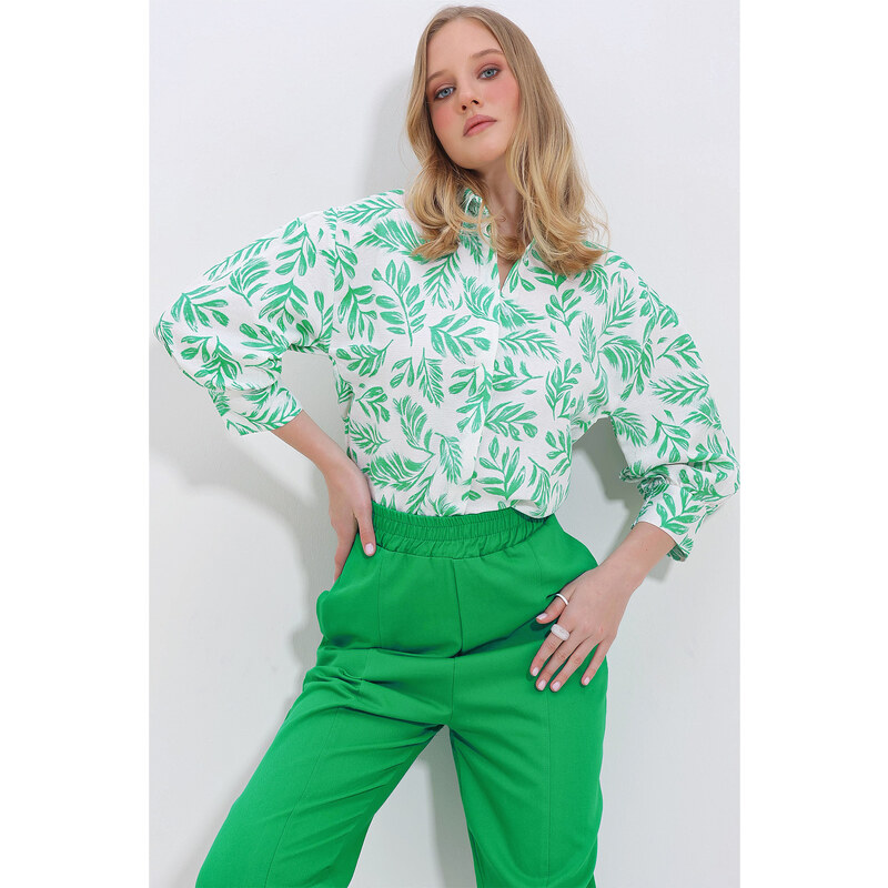 Trend Alaçatı Stili Women's Green Leaf Patterned Balloon Sleeve Linen Shirt with Hidden Pop Up