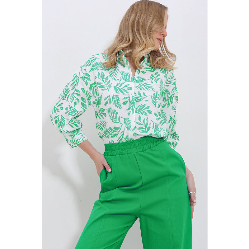 Trend Alaçatı Stili Women's Green Leaf Patterned Balloon Sleeve Linen Shirt with Hidden Pop Up