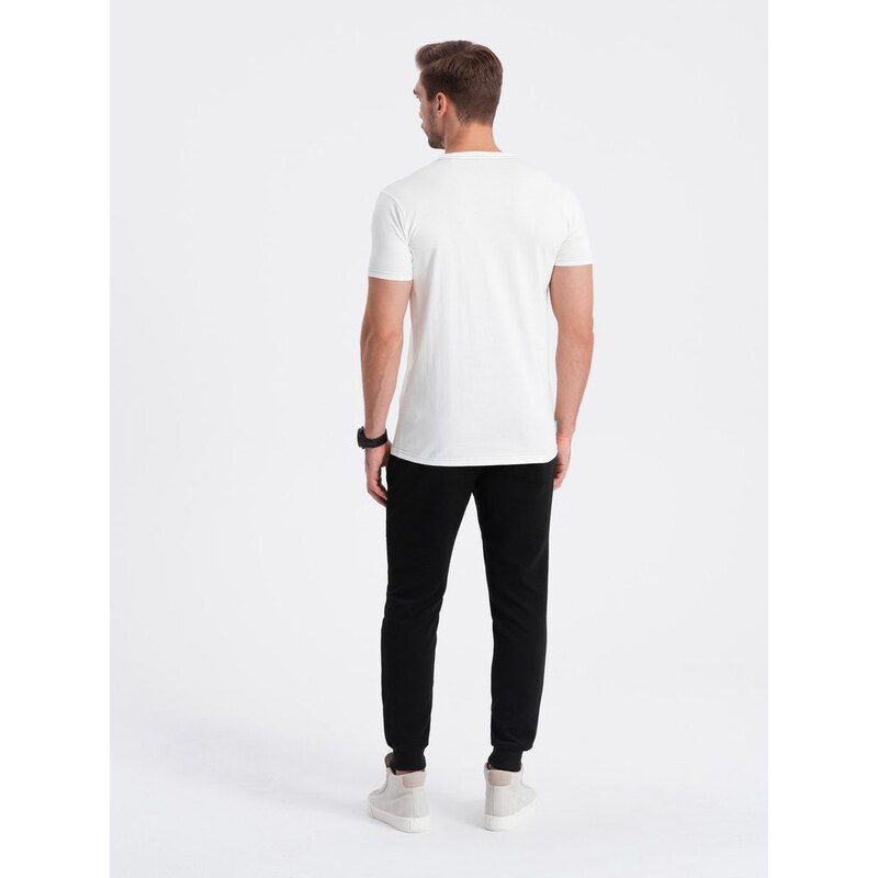 Ombre Clothing Jedinečné bílé bavlněné tričko s nášivkou V5 TSCT-0151