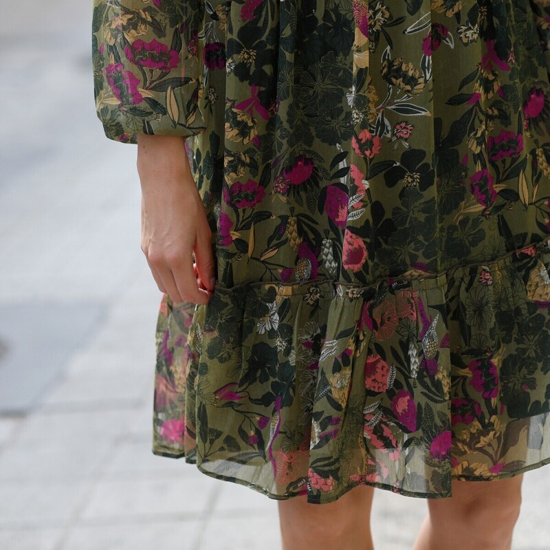 Blancheporte Voálové šaty s hlubokým výstřihem a potiskem květin olivová/khaki 38
