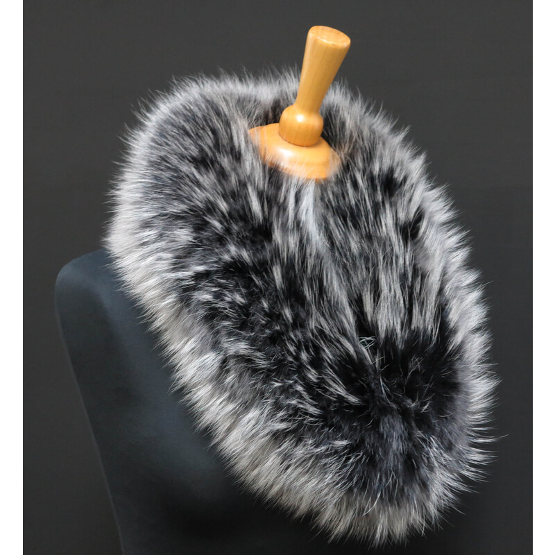 Špongr Kožešinový lem límec na kapuci z finského mývalovce 10030 BLACK & WHITE
