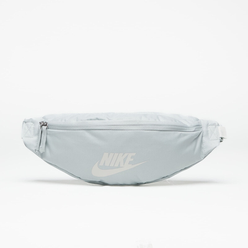 Ledvinka Nike Heritage Waistpack Light Silver/ Light Silver/ Phantom