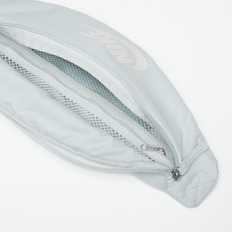 Ledvinka Nike Heritage Waistpack Light Silver/ Light Silver/ Phantom