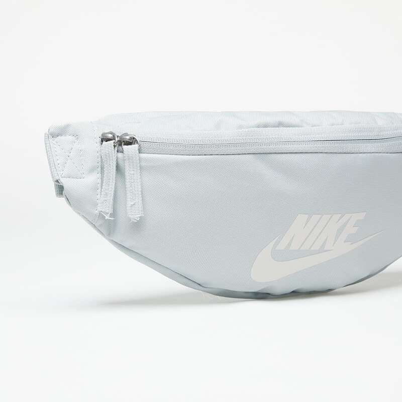 Ledvinka Nike Heritage Waistpack Light Silver/ Light Silver/ Phantom