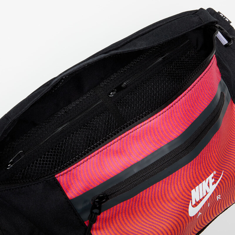 Ledvinka Nike Elemental Premium Fanny Pack Black/ Black/ White