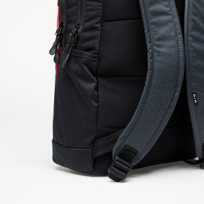 Batoh Nike Elemental Premium Backpack Black/ Black/ White, Universal