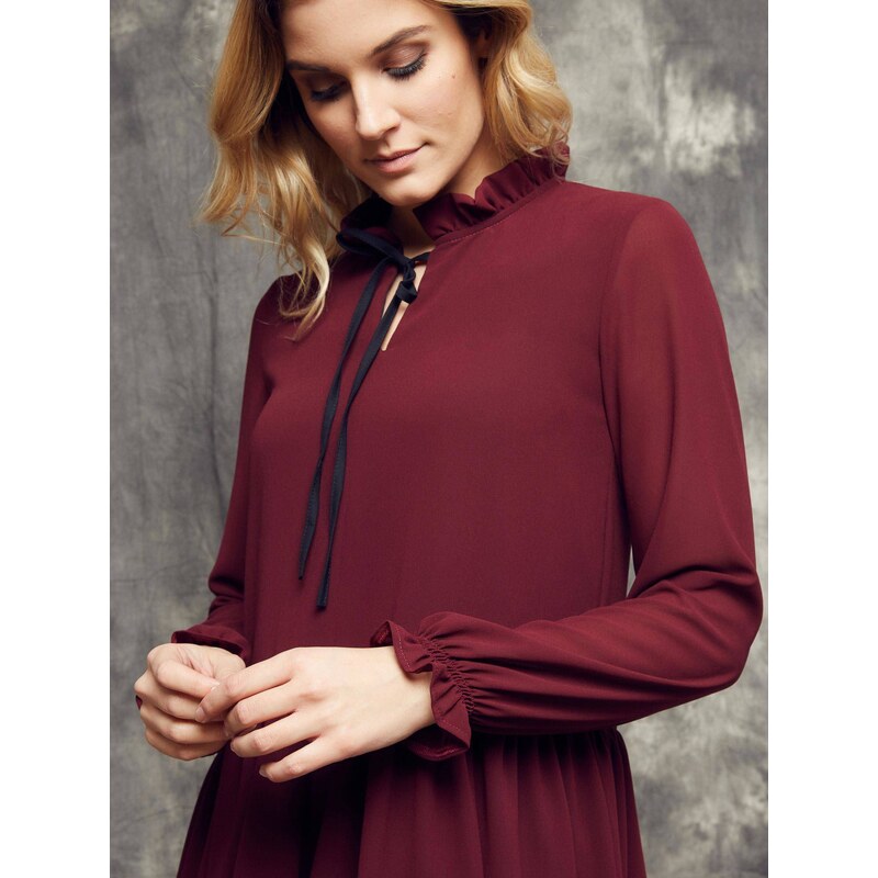 Cocomore Boutiqe dress with stand-up collar and ruffles burgundy