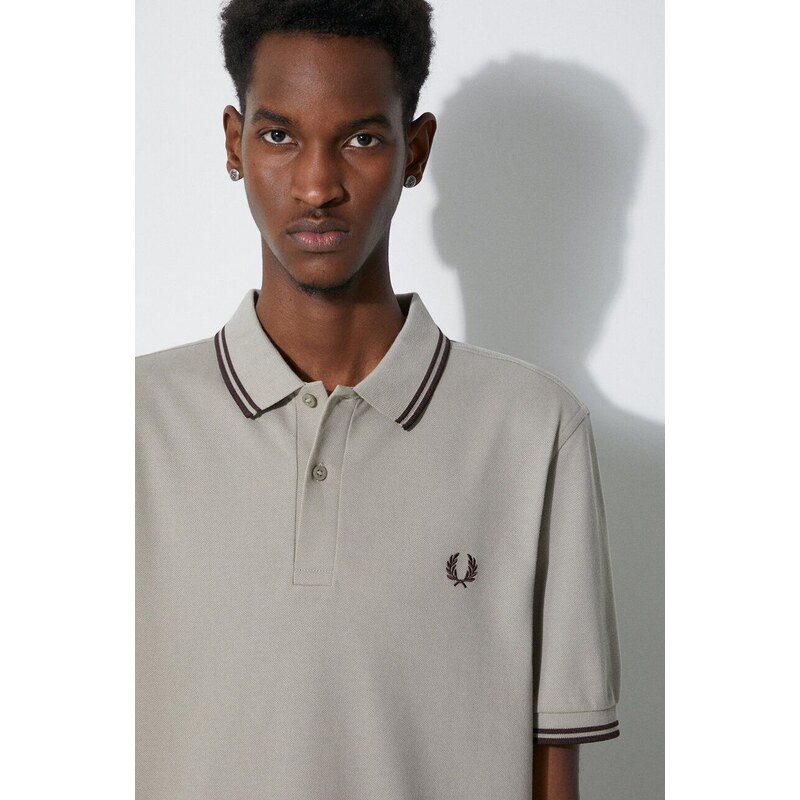 Bavlněné polo tričko Fred Perry Twin Tipped Shirt šedá barva, s aplikací, M3600.U84