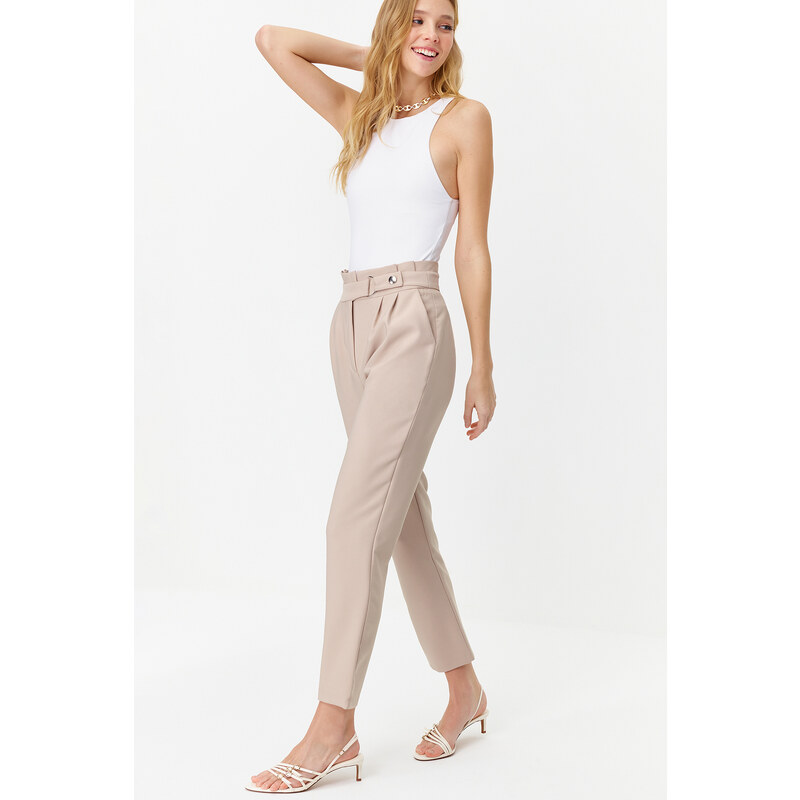 Trendyol Light Brown Carrot Pleated Snap-On Woven Trousers