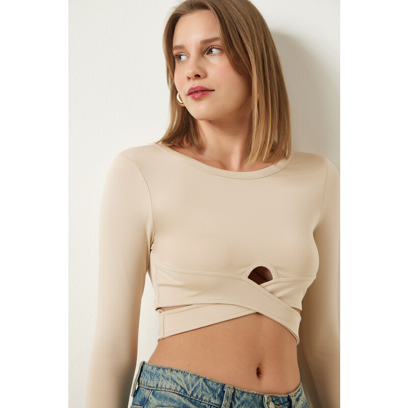 Happiness İstanbul Women's Cream Cut Out Detailed Crop Blouse