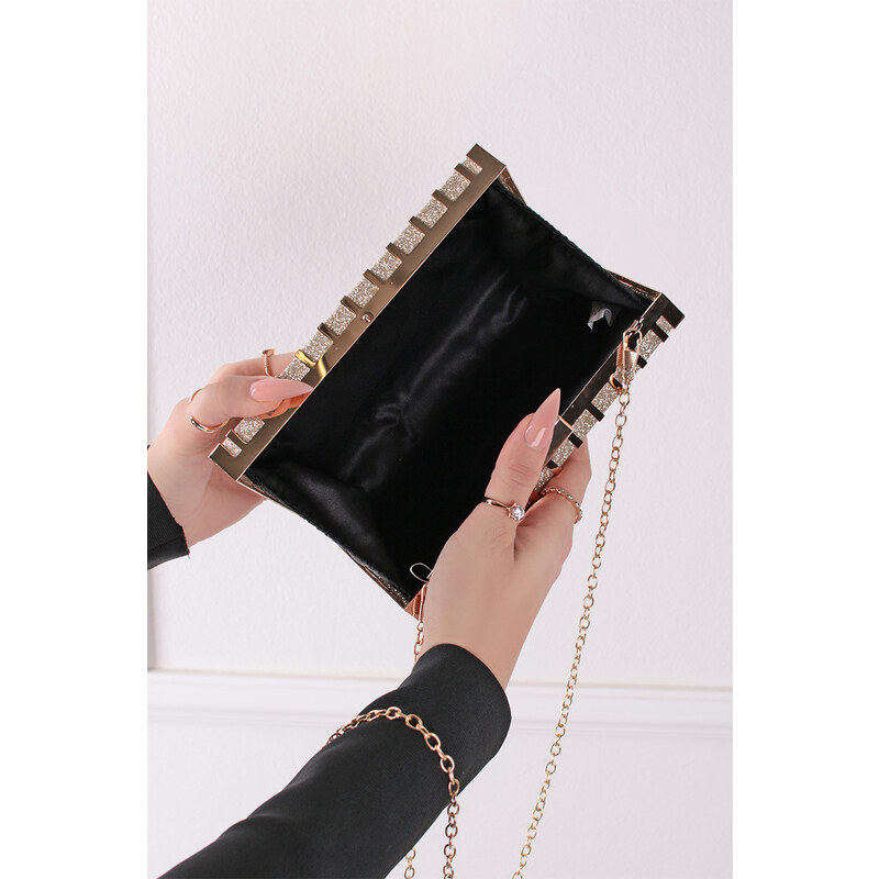 Paris Style Zlatá společenská clutch kabelka Myna