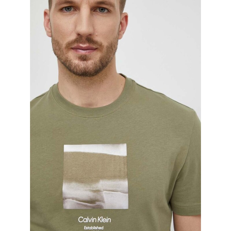 Bavlněné tričko Calvin Klein zelená barva, s potiskem