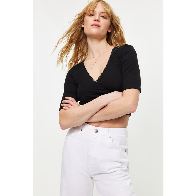 Trendyol Black Double Breasted Collar Crop Fitted Lace Detailed Cotton Stretchy Knitted Blouse