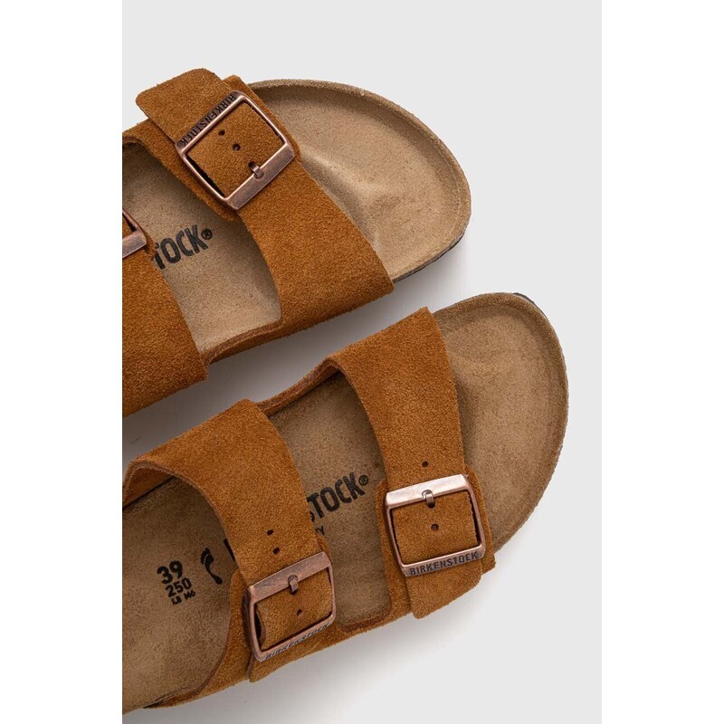 Semišové pantofle Birkenstock Arizona dámské, hnědá barva, 1027162