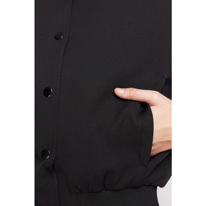 Trendyol Black Oversize Crop Thin Bomber Coat