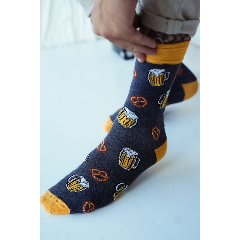 Veselé ponožky Milena Pivo žlutá