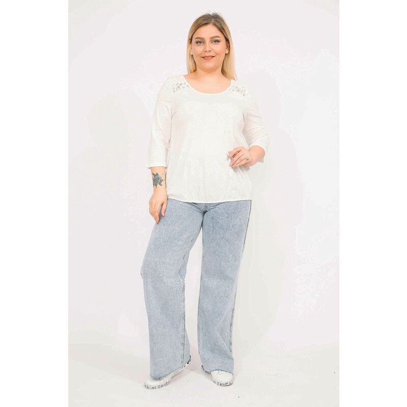 Şans Women's Bone Plus Size Blouse with Capri Sleeves with Lace and Elastic Detail on the Shoulders and Back Robe.