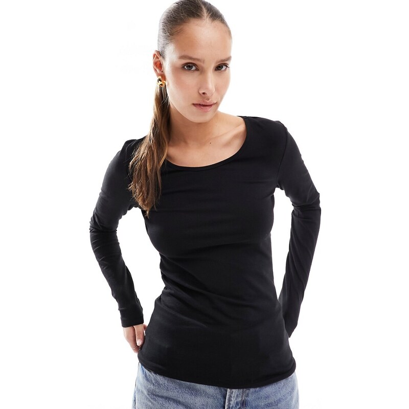 ONLY long sleeve crew neck top in black 91397304