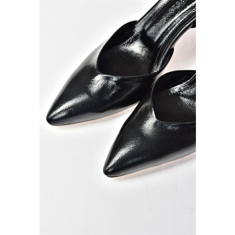 Fox Shoes Women's Black Pointed Toe Ankle-Heeled Shoes