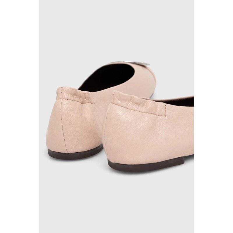 Kožené baleríny Tory Burch Claire Cap-Toe Ballet béžová barva, 156309.650