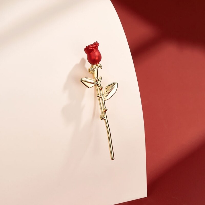 Éternelle Elegantní brož ve tvaru rudé růže