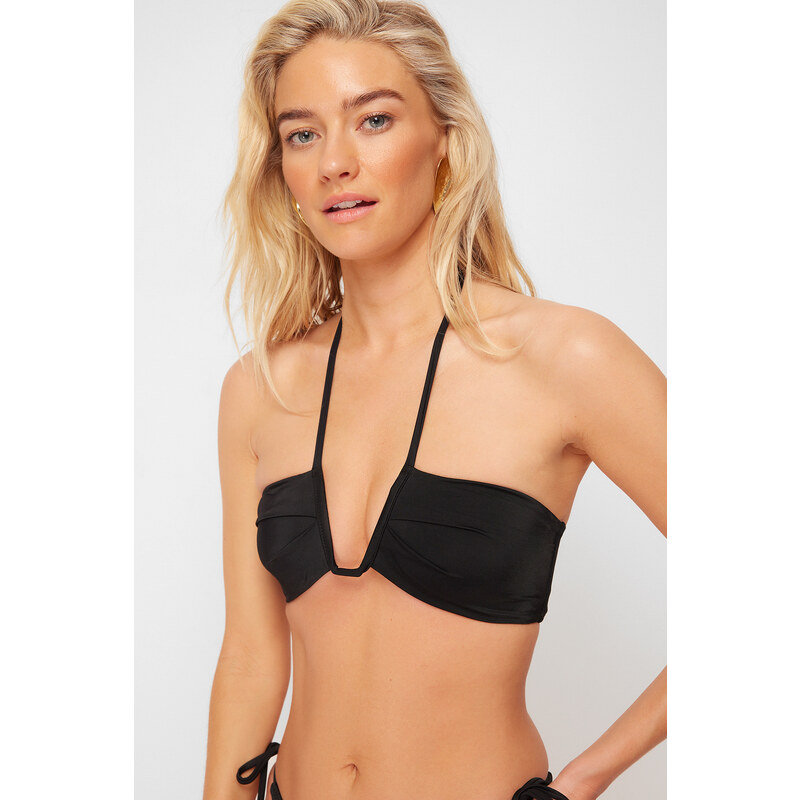 Trendyol Black Strapless Accessorized Bikini Top