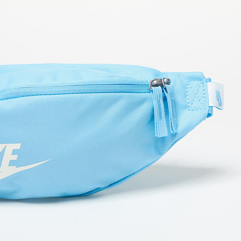 Ledvinka Nike Heritage Waistpack Aquarius Blue/ White