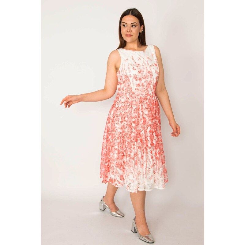 Şans Women's Plus Size Pomegranate Back Zipper and Lined Lace Dress