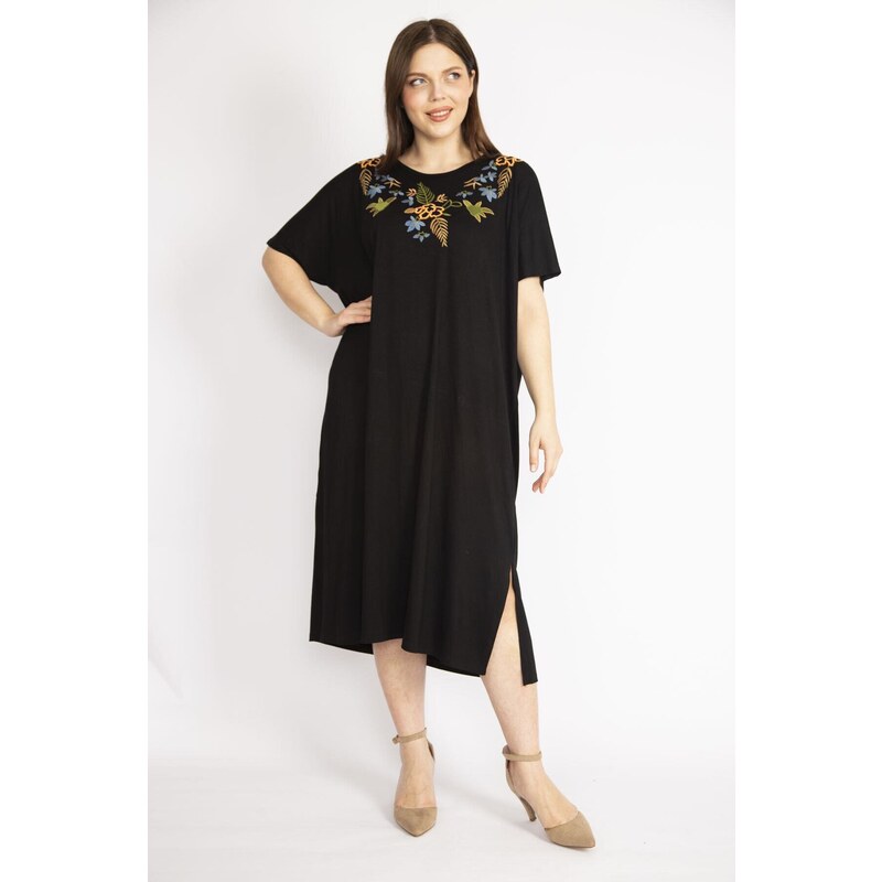 Şans Women's Plus Size Black Embroidery Detail Side Slit Low Sleeve Dress