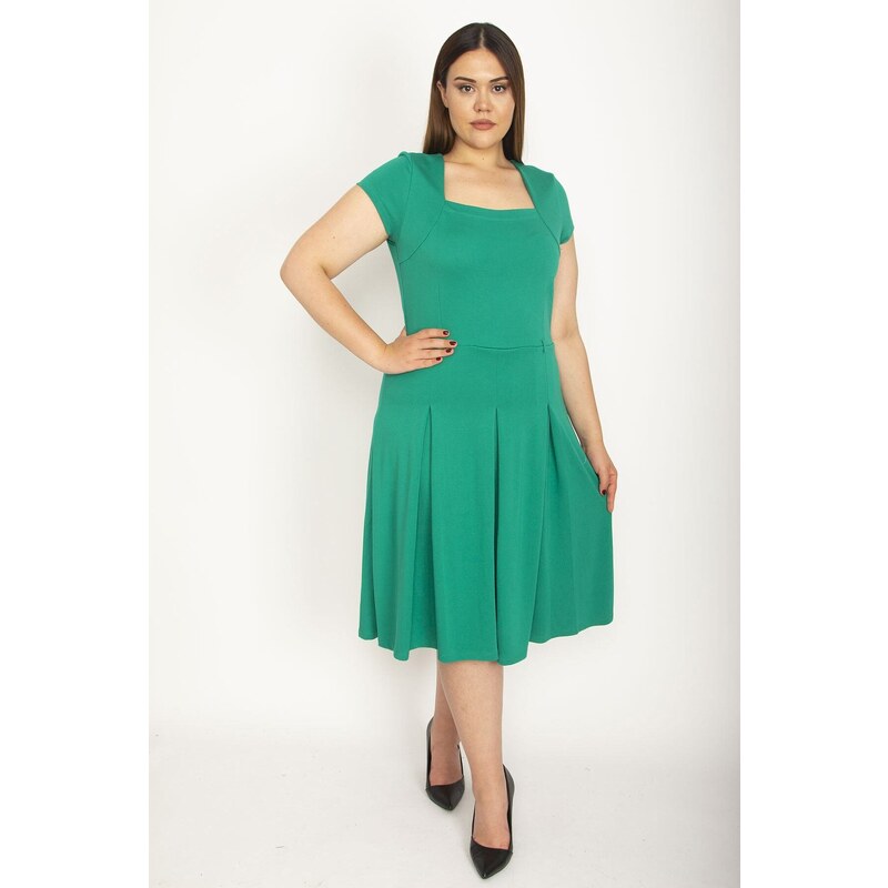 Şans Women's Plus Size Green Square Collar Pleated Dress