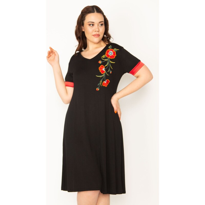 Şans Women's Plus Size Black Embroidery Detailed Sleeve Cuff Satin V-Neck Dress