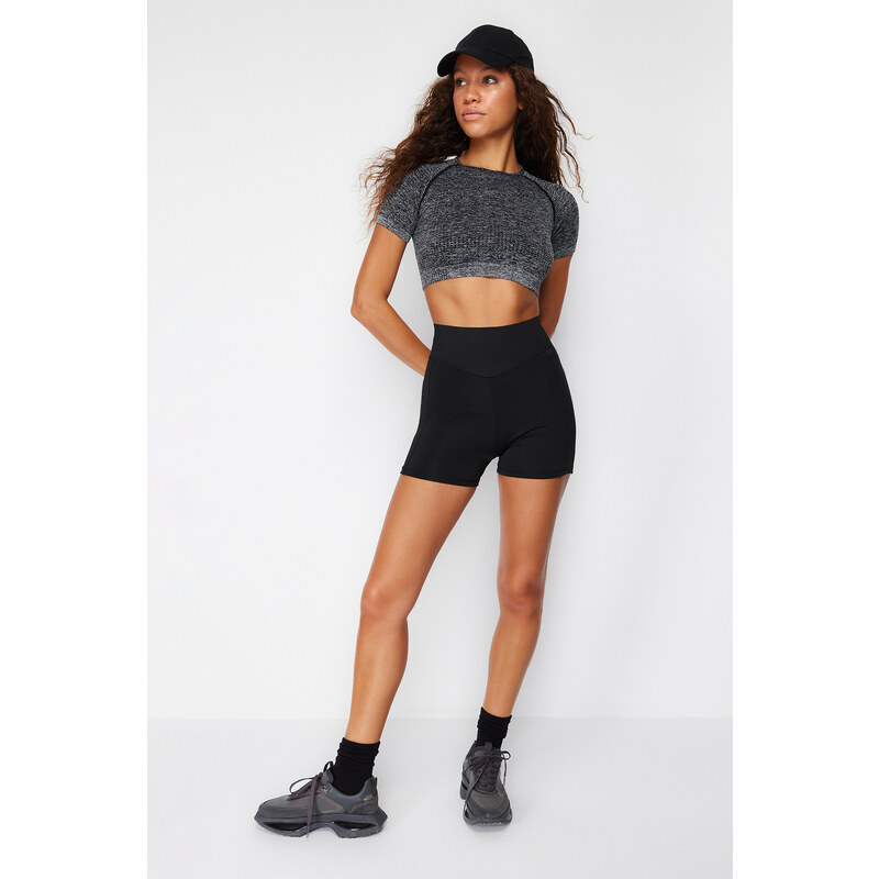 Trendyol Black 2nd Layer with Extra Tummy Tuck and Short Pocket Detail Knitted Sports Shorts Tights