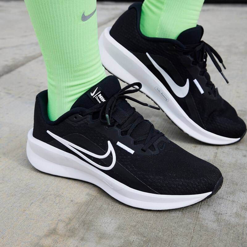 Běžecké boty Nike Downshifter 13 fd6476-001 37,5