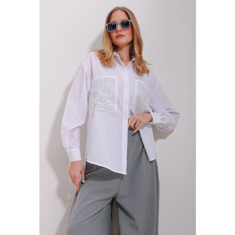 Trend Alaçatı Stili Women's White Double Pocket Trog Embroidered Terrycoton Oversize Shirt